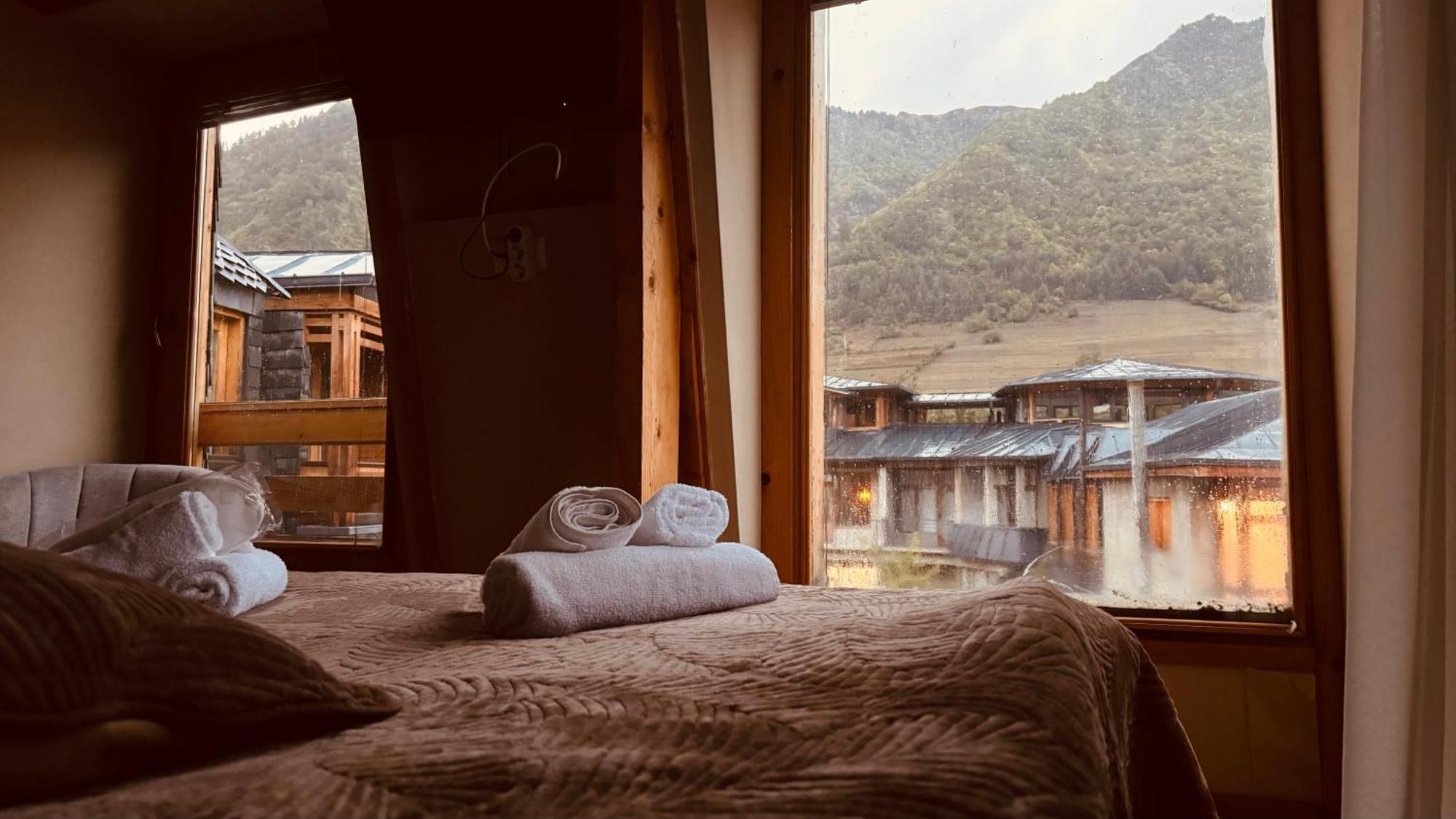 Hotel Old Seti เมสเตีย ภายนอก รูปภาพ